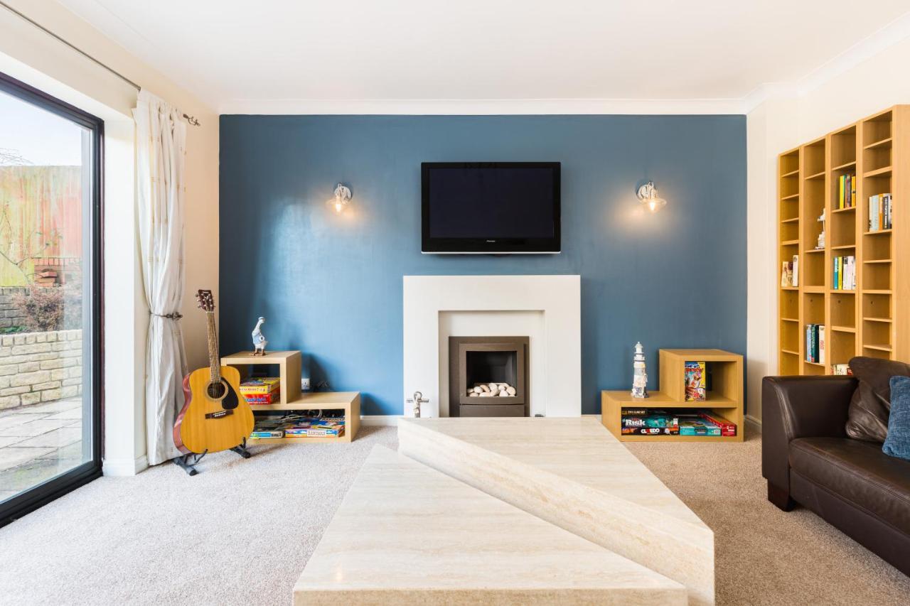 Drayton Manor House Free Parking Holiday home
