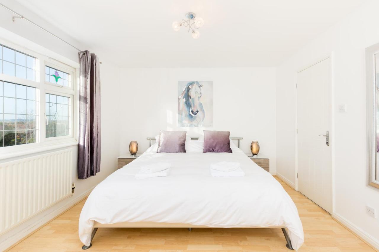 Drayton Manor House Free Parking Holiday home