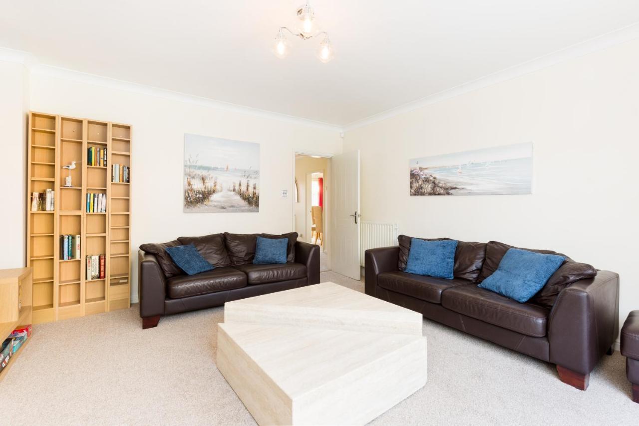 Drayton Manor House Free Parking *