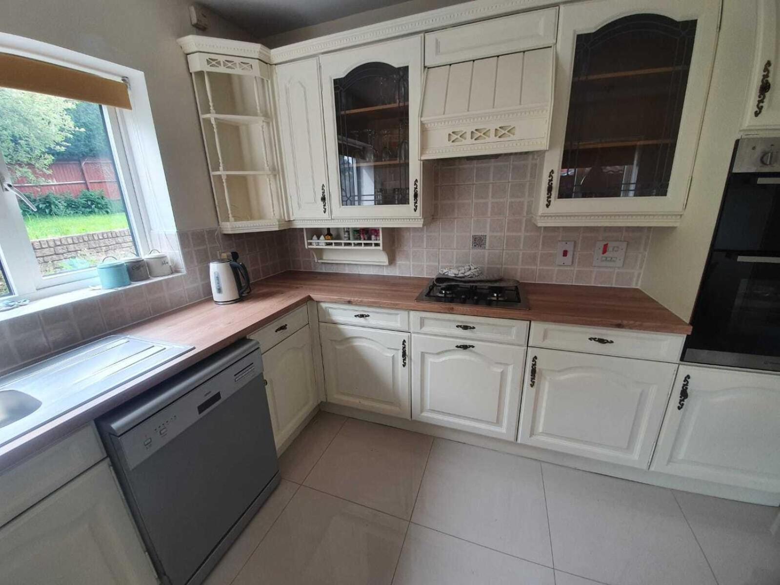 Drayton Manor House Free Parking Holiday home *